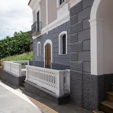 Mastu Gilardo Apartment